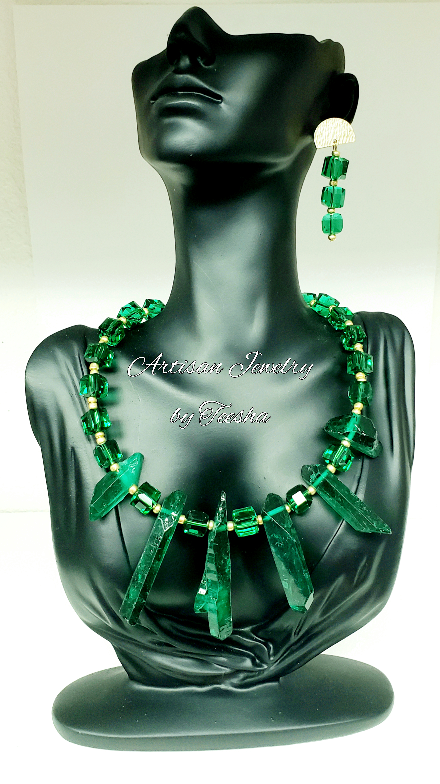 Women's emerald green quartz and crystal choker/bib set.