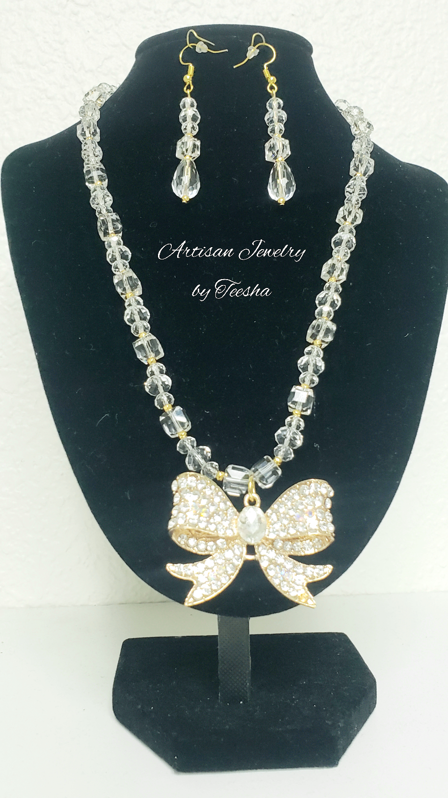 Clear crystals bow necklace set