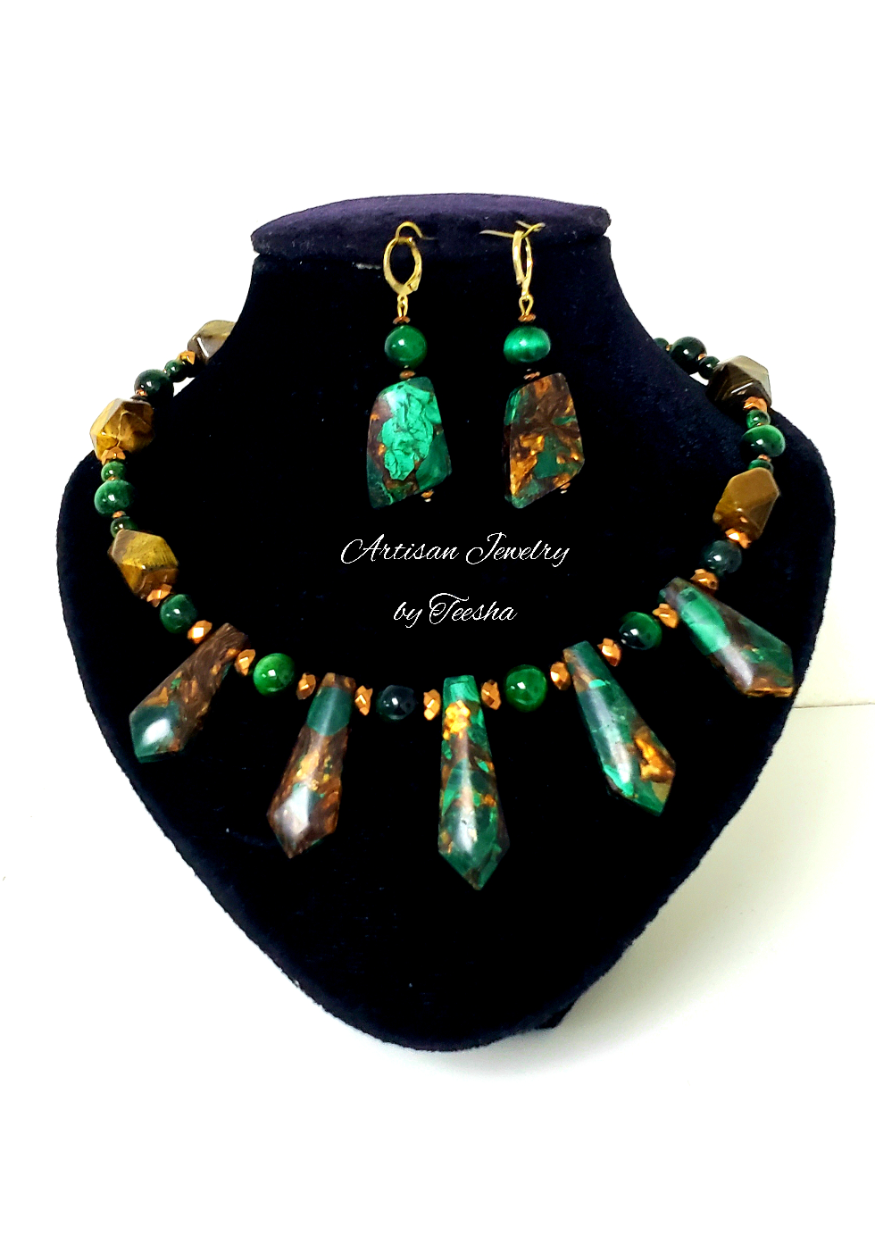 Malachite and bronzite stones necklace