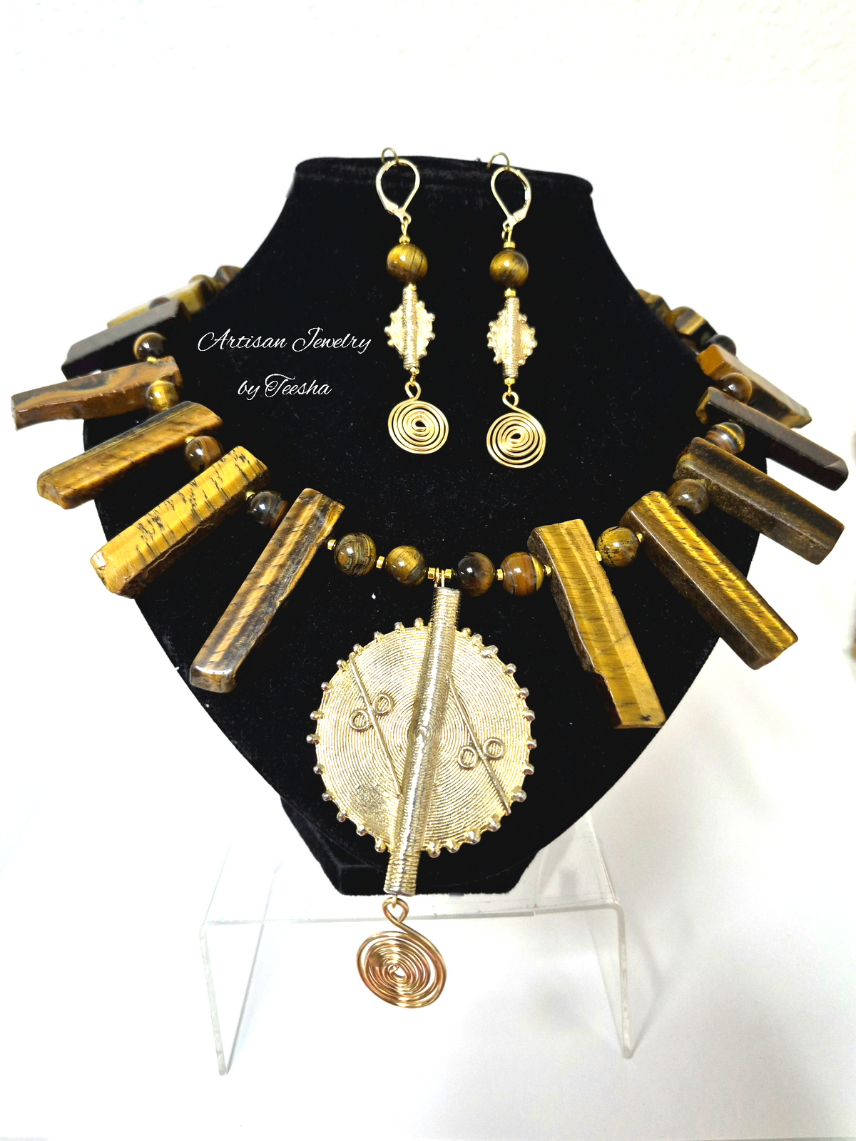 Women's Tiger's eye choker set